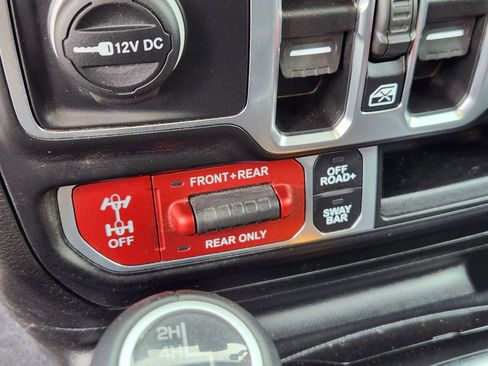 Used 2022 Jeep Gladiator Rubicon w/ LED Lighting Group AWD/4WD image 39