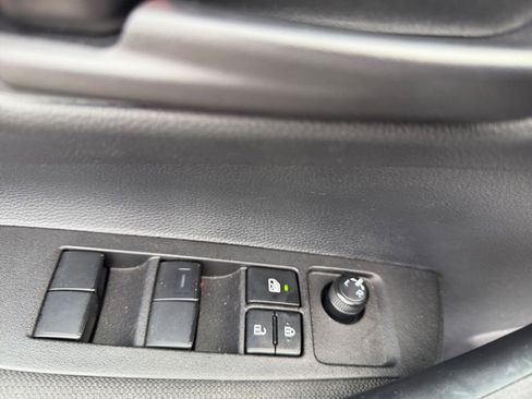 Used 2025 Toyota Corolla LE image 20