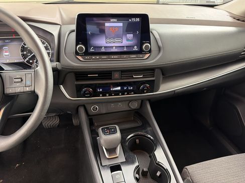 Used 2023 Nissan Rogue SV FWD image 17
