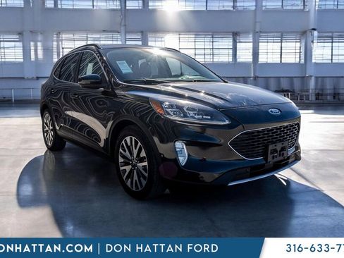 Used 2020 Ford Escape Titanium image 32