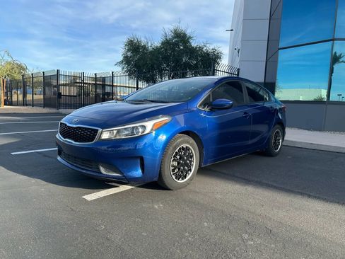 Used 2018 Kia Forte LX image 1