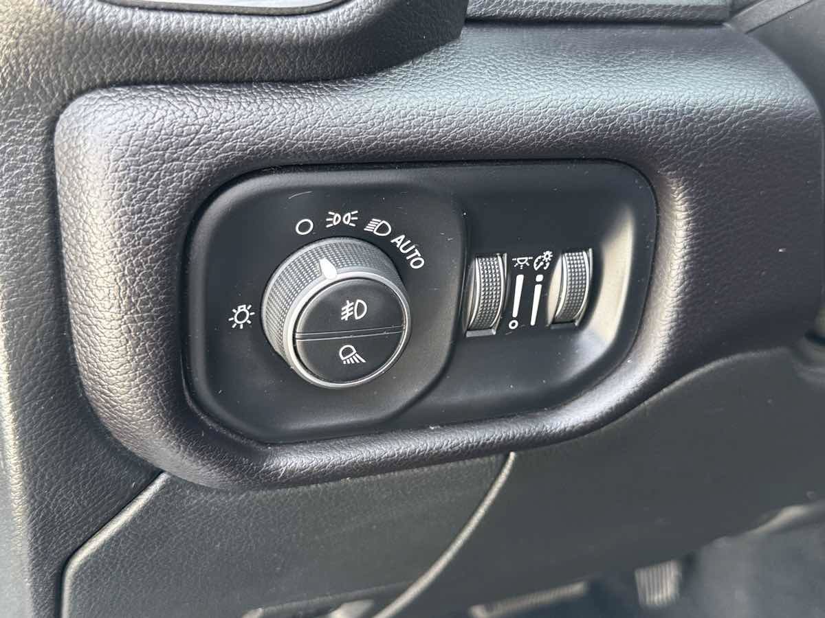 Used 2022 RAM 2500 Laramie AWD/4WD image 25
