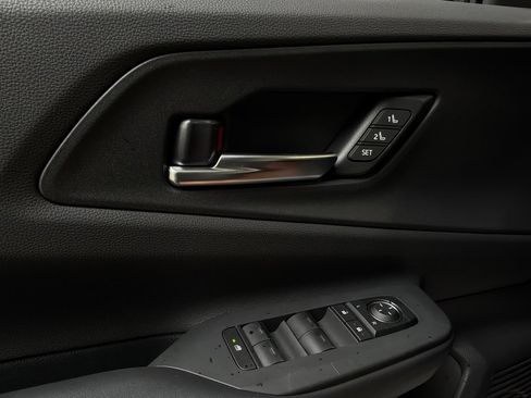 New 2026 Toyota Prius Plug-In Hybrid FWD image 20