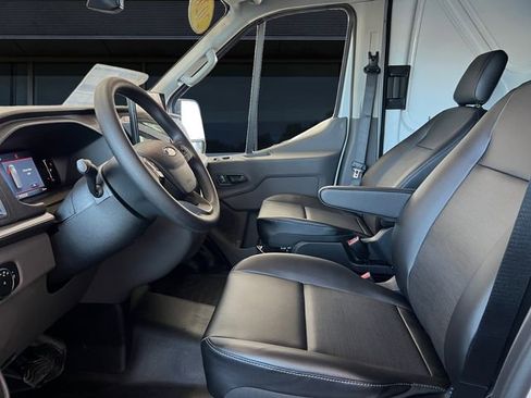 New 2026 Ford Transit 250 148 Medium Roof RWD image 9