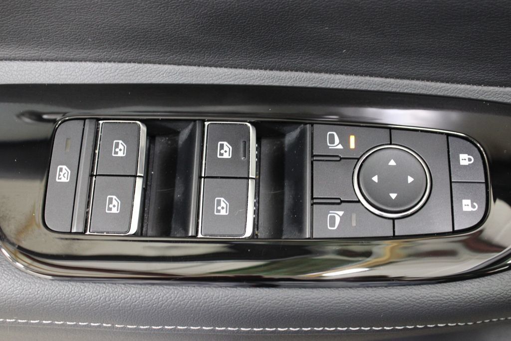 Used 2025 Nissan Murano SL AWD/4WD image 18