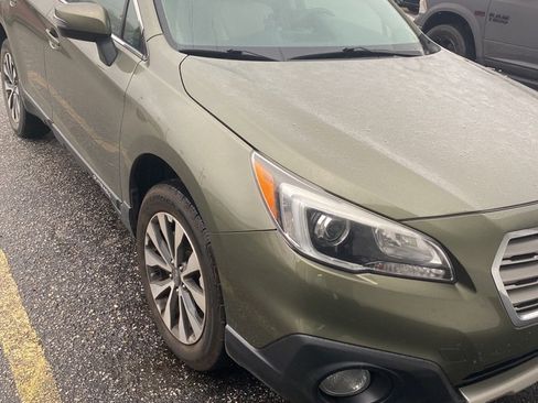 Used 2017 Subaru Outback 2.5i Limited image 2