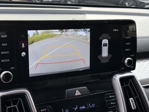 Used 2023 Kia Sorento EX image 17