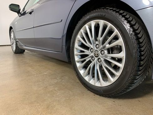 Used 2020 Toyota Avalon Limited image 15