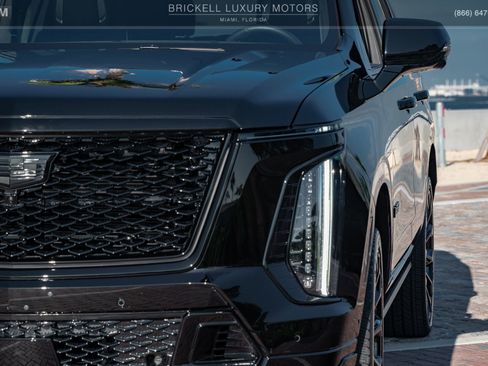 Used 2025 Cadillac Escalade V image 67