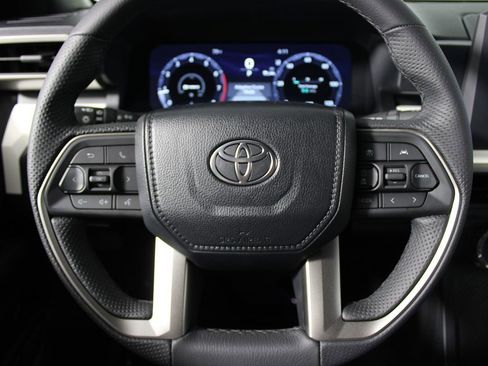 Used 2024 Toyota Tacoma TRD Off-Road image 14