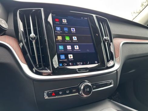 Certified 2025 Volvo V60 B5 Cross Country Plus image 25