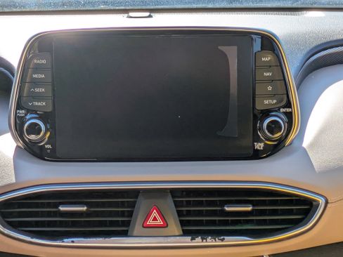 Used 2020 Hyundai Santa Fe Limited w/ Cargo Package image 18