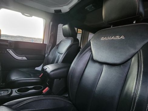 Used 2017 Jeep Wrangler Unlimited Sahara w/ Trailer Tow Group image 20