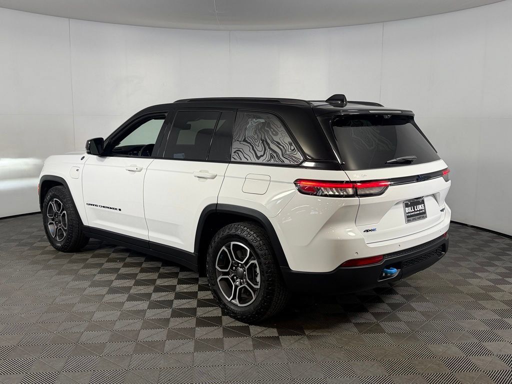 Used 2023 Jeep Grand Cherokee Trailhawk w/ Luxury Tech Group III AWD/4WD image 9