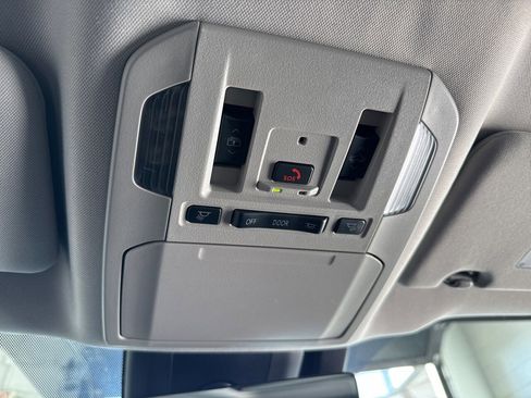 Used 2024 Toyota Highlander Platinum image 33