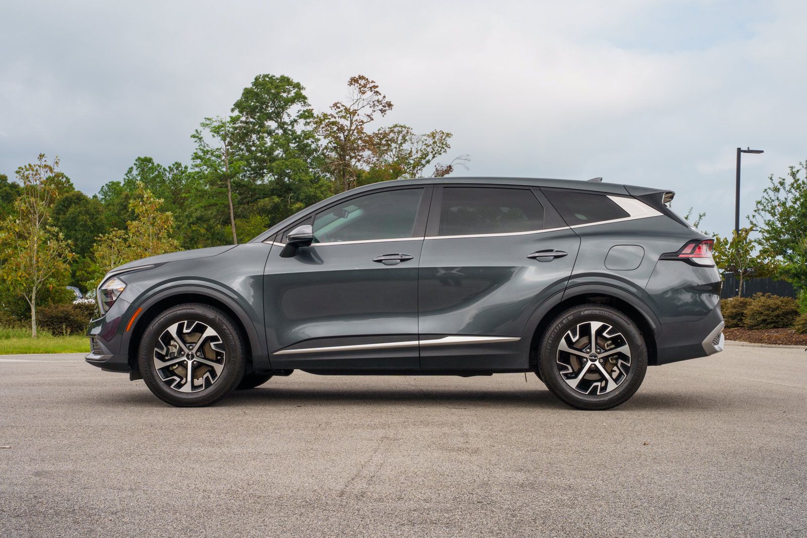 Used 2023 Kia Sportage EX FWD image 4
