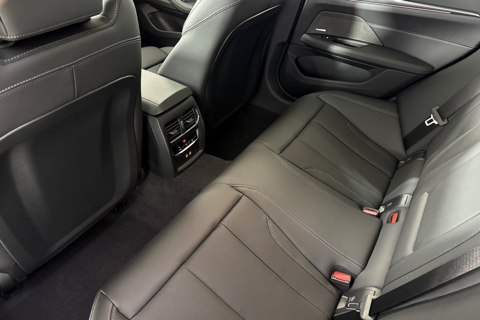 New 2026 BMW M440i w/ Premium Package RWD image 26