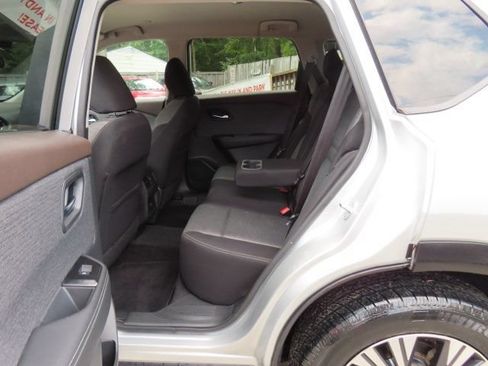 Used 2022 Nissan Rogue SV FWD image 12