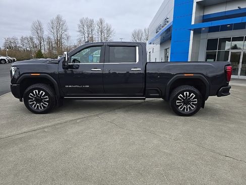 Used 2024 GMC Sierra 3500 Denali Ultimate image 2