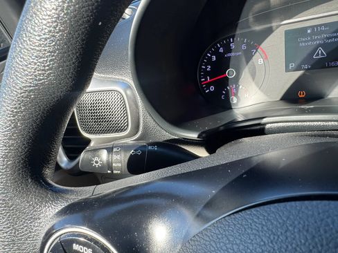 Used 2020 Kia Soul LX FWD image 13