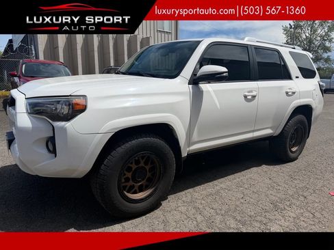 Used 2017 Toyota 4Runner SR5 Premium AWD/4WD image 1