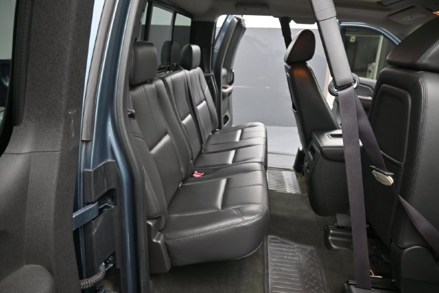 Used 2008 GMC Sierra 1500 SLT w/ SLT Preferred Package AWD/4WD image 19