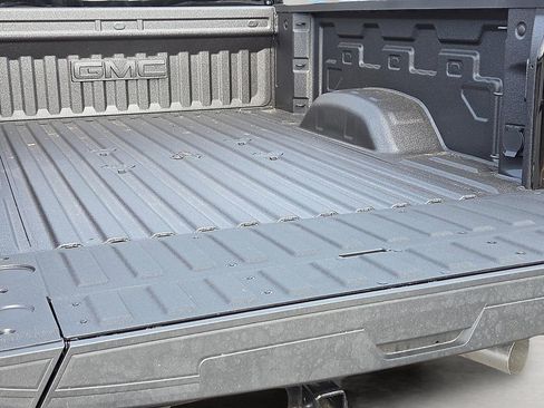 Used 2025 GMC Sierra 2500 Denali w/ Denali Reserve Package image 9