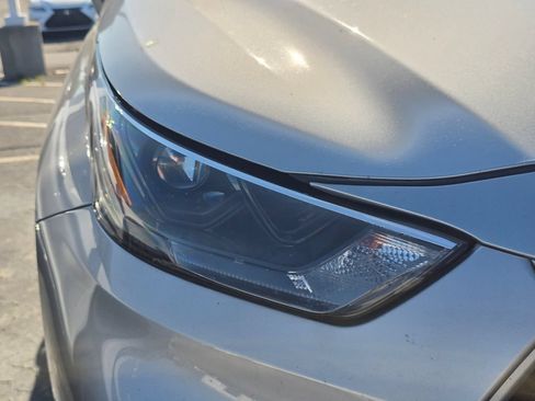 Certified 2022 Toyota Highlander LE AWD/4WD image 20