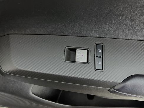 Used 2024 Mitsubishi Outlander SE image 32