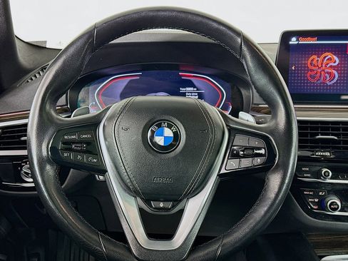 Used 2023 BMW 530i xDrive 530i xDrive w/ Premium Package image 18