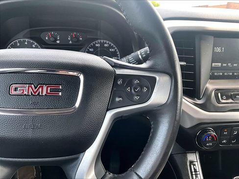 Used 2017 GMC Acadia SLE FWD image 15