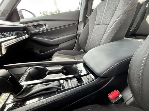 Used 2025 Honda Accord Sport image 24