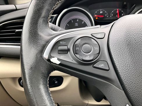 Used 2018 Buick Regal Essence image 21
