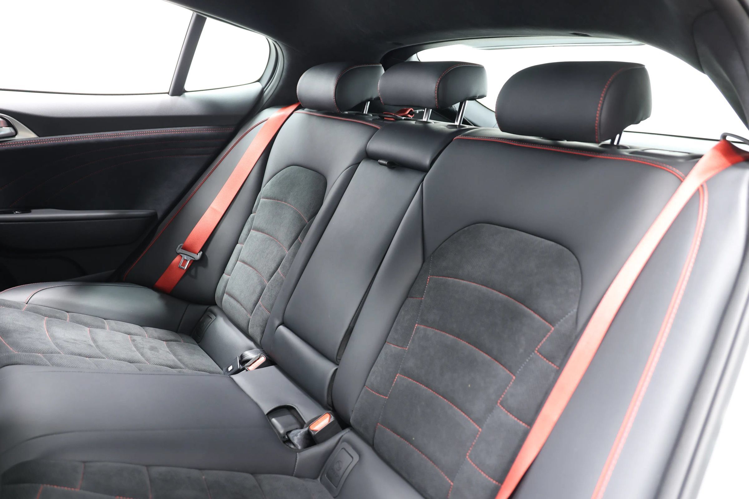 Used 2023 Kia Stinger GT2 w/ Option Group 015 RWD image 3