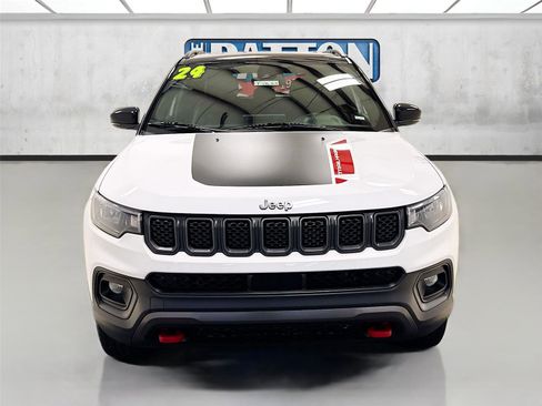 Used 2024 Jeep Compass Trailhawk image 2