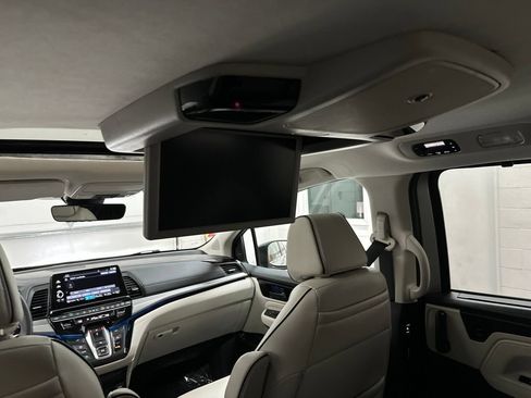 Used 2025 Honda Odyssey Touring image 25
