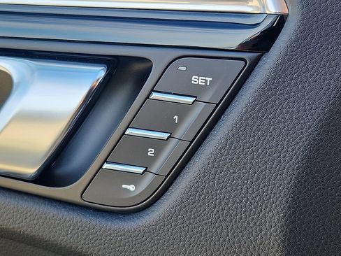 New 2026 Porsche Macan Turbo image 20