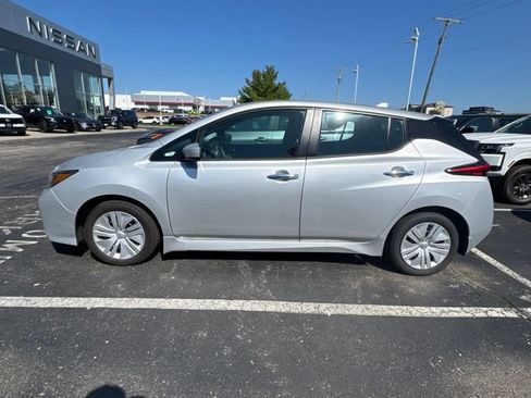 Certified 2025 Nissan Leaf S FWD image 2