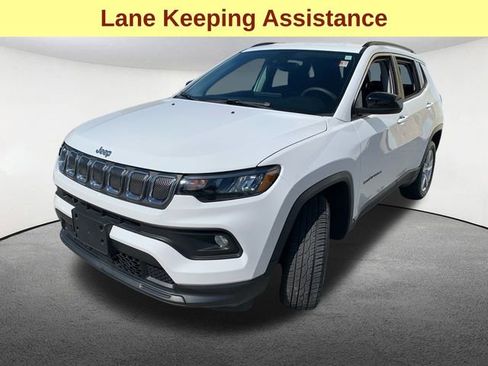 Used 2022 Jeep Compass Latitude image 5