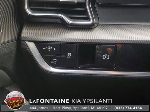 Used 2023 Kia Sportage SX image 18