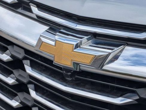 Used 2025 Chevrolet Equinox LT image 9