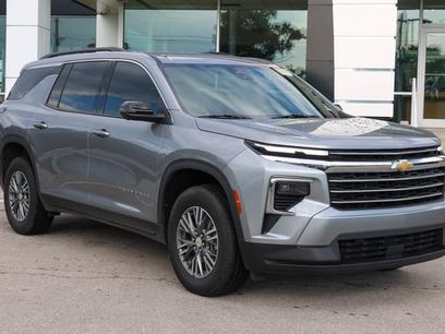 Used 2024 Chevrolet Traverse LT