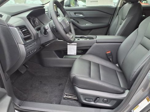 Certified 2025 Nissan Rogue SV w/ SV Premium Package image 5