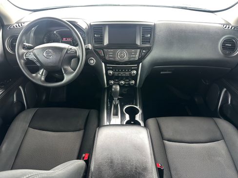 Used 2020 Nissan Pathfinder S image 11