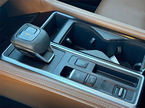 Used 2022 Nissan Pathfinder Platinum w/ Cargo Package image 18