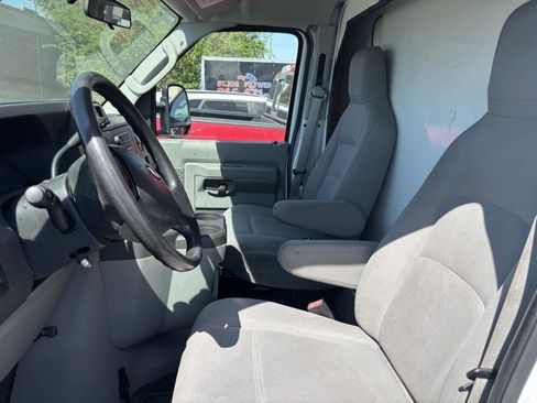 Used 2014 Ford E-350 and Econoline 350 Super Duty image 13