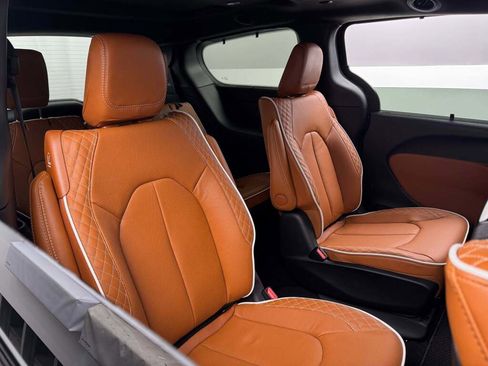 New 2026 Chrysler Pacifica Pinnacle image 20