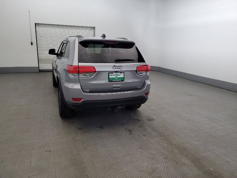 Used 2018 Jeep Grand Cherokee Limited AWD/4WD image 6