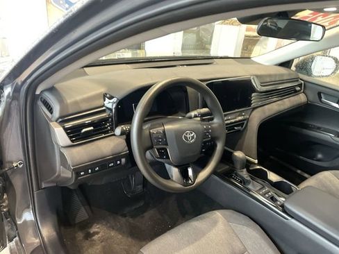 Used 2025 Toyota Camry LE FWD image 18