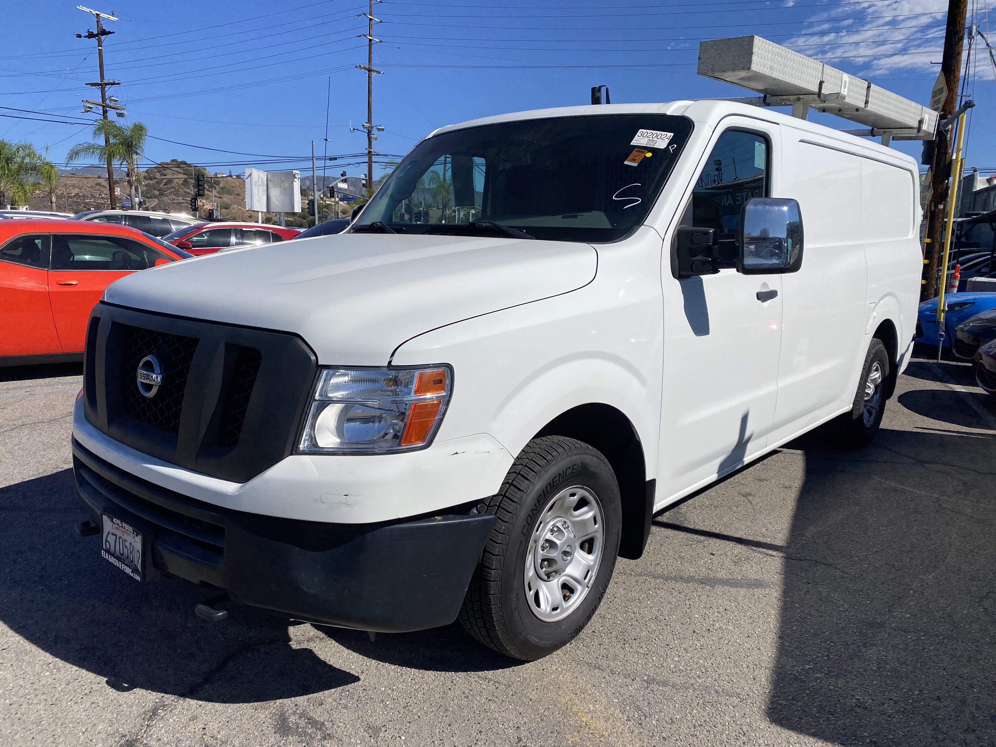 Used 2018 Nissan NV 2500 SV w/ Navigation Package RWD image 2